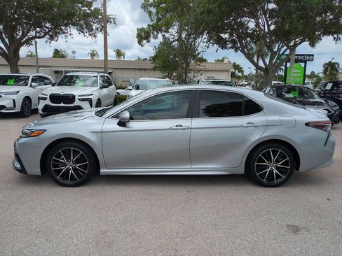 Used 2024 Toyota Camry SE FWD image 7