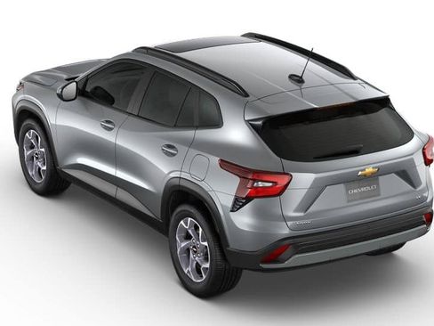 New 2026 Chevrolet Trax LT w/ Sunroof Package FWD image 28