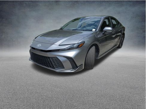 Used 2025 Toyota Camry SE w/ Convenience Package FWD image 9