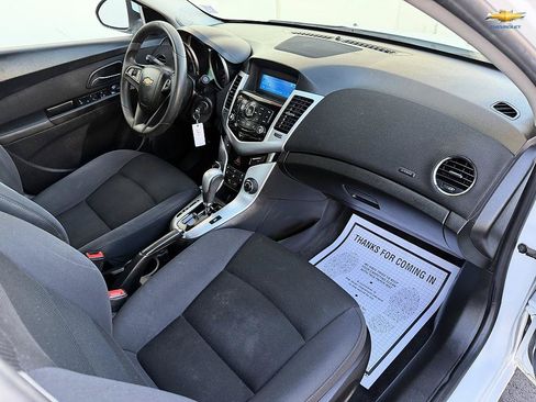 Used 2016 Chevrolet Cruze LT FWD image 12