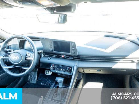 Used 2025 Hyundai Elantra Sport image 27