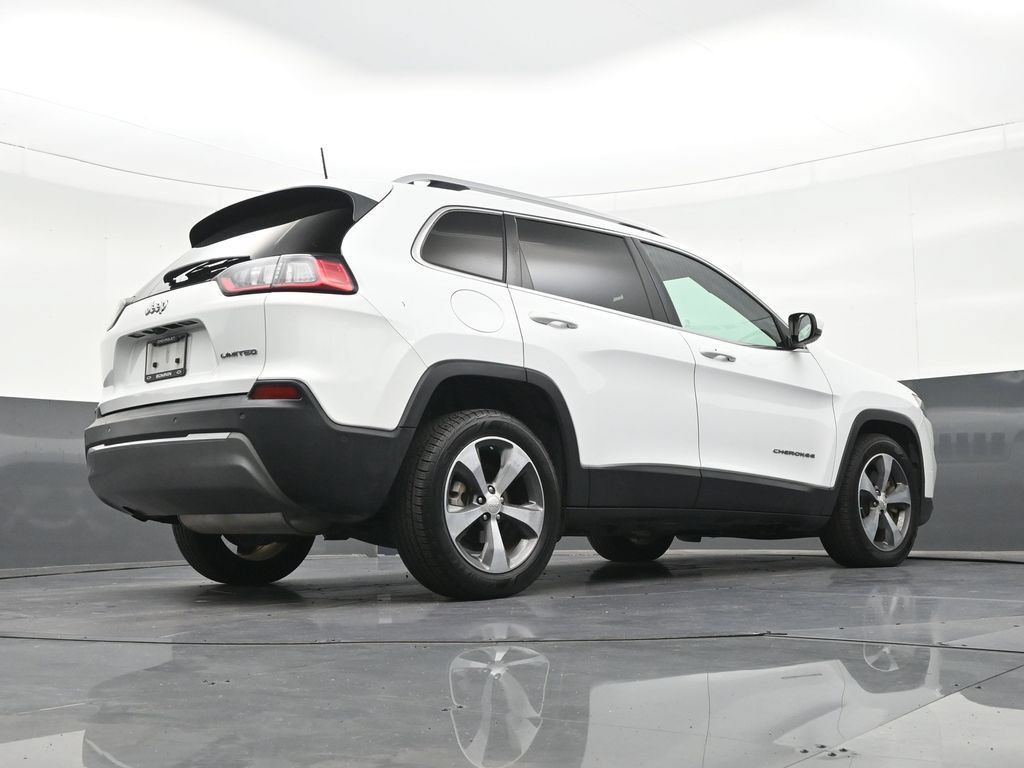 Used 2019 Jeep Cherokee Limited w/ Luxury Group FWD image 27