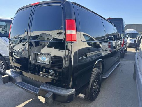 Used 2018 Chevrolet Express 2500 w/ Driver Convenience Package image 12