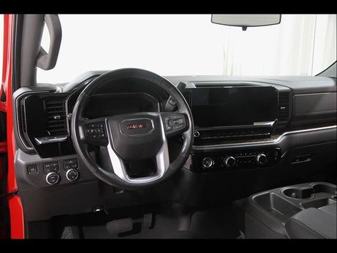 Used 2022 GMC Sierra 1500 SLE w/ X31 Off-Road Package AWD/4WD image 7