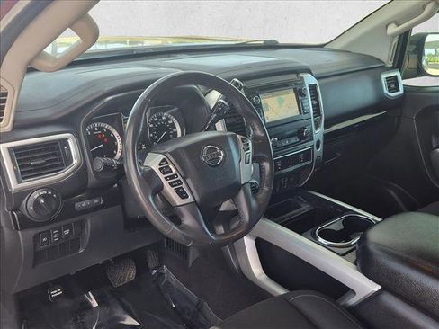 Used 2017 Nissan Titan SV AWD/4WD image 10