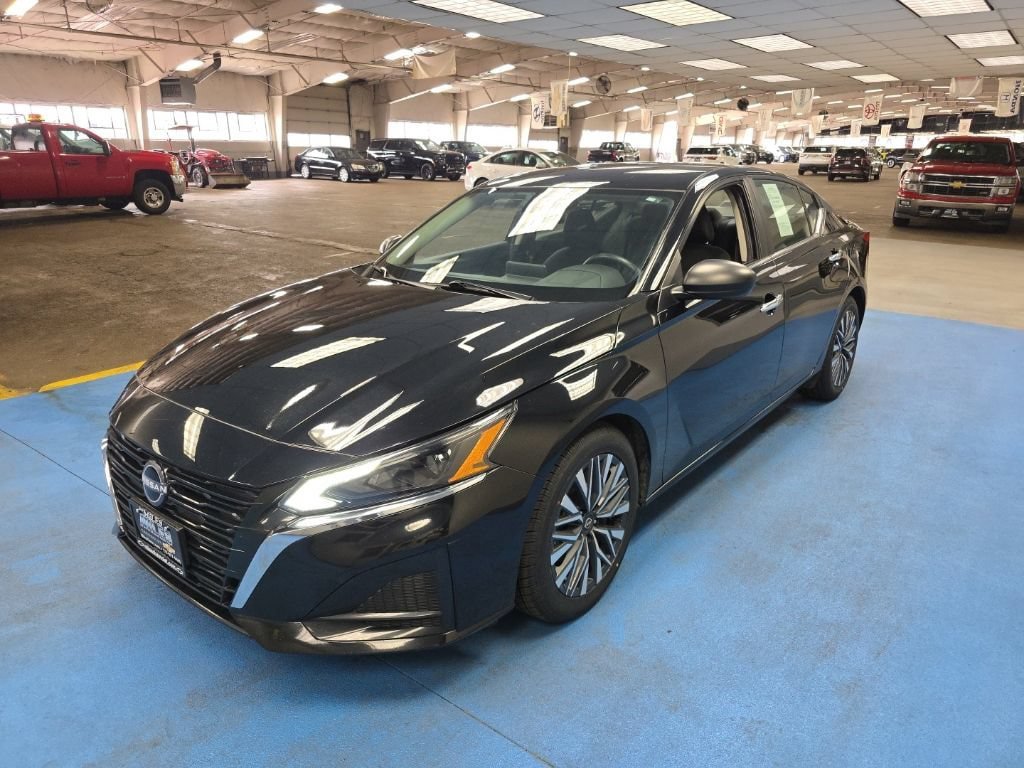 Used 2024 Nissan Altima 2.5 SV FWD image 6