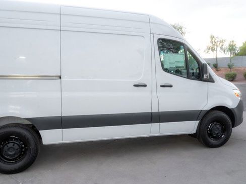 New 2025 Mercedes-Benz Sprinter 2500 image 4