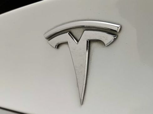 Used 2018 Tesla Model X 75D AWD/4WD image 35