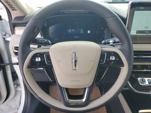 New 2026 Lincoln Corsair Premiere image 14