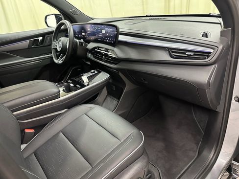 Certified 2025 Buick Enclave Sport Touring image 27