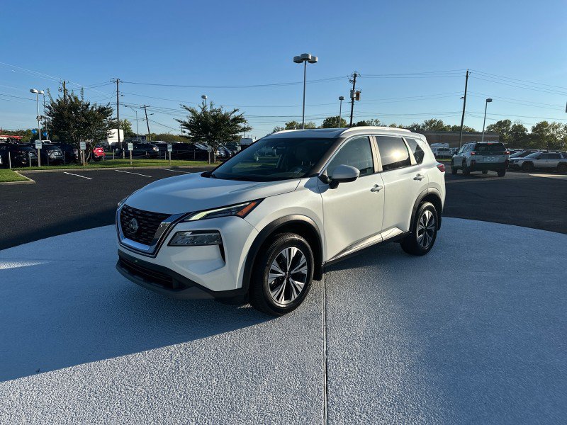 Used 2023 Nissan Rogue SV w/ SV Premium B Package FWD image 3