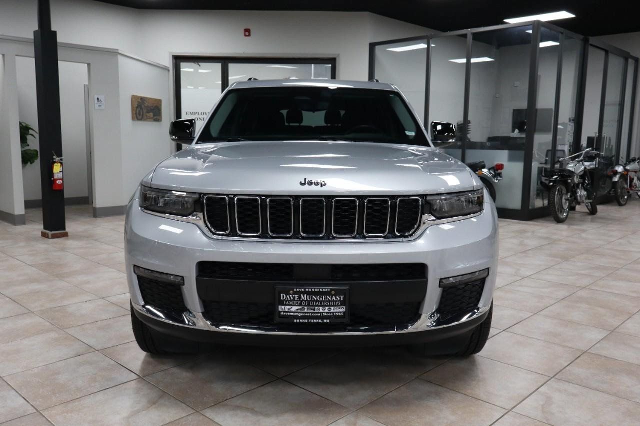 Used 2021 Jeep Grand Cherokee L Limited AWD/4WD image 8