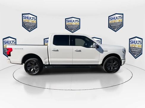 Used 2022 Ford F150 Lightning Lariat image 10