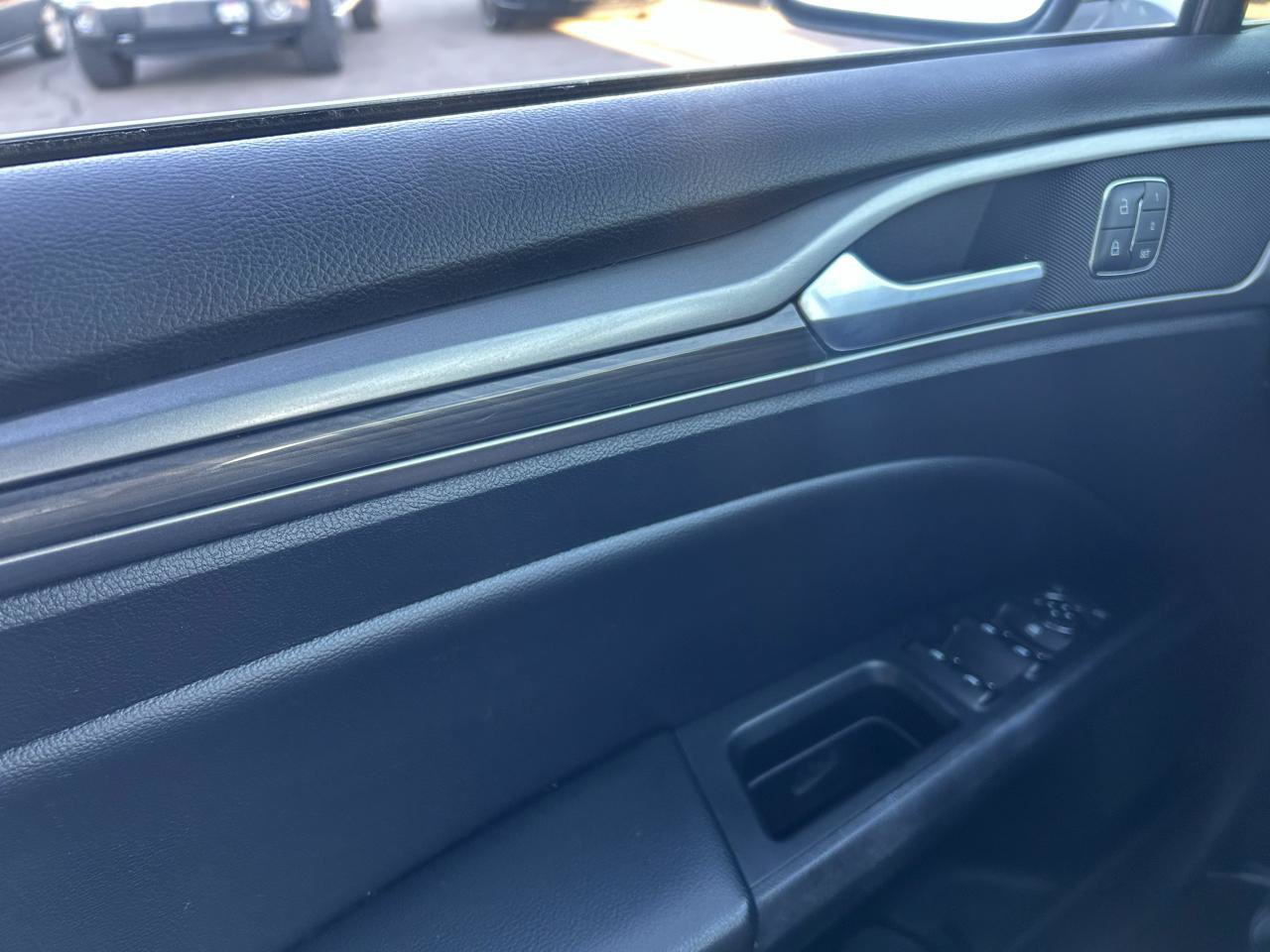 Used 2019 Ford Fusion SEL FWD image 26