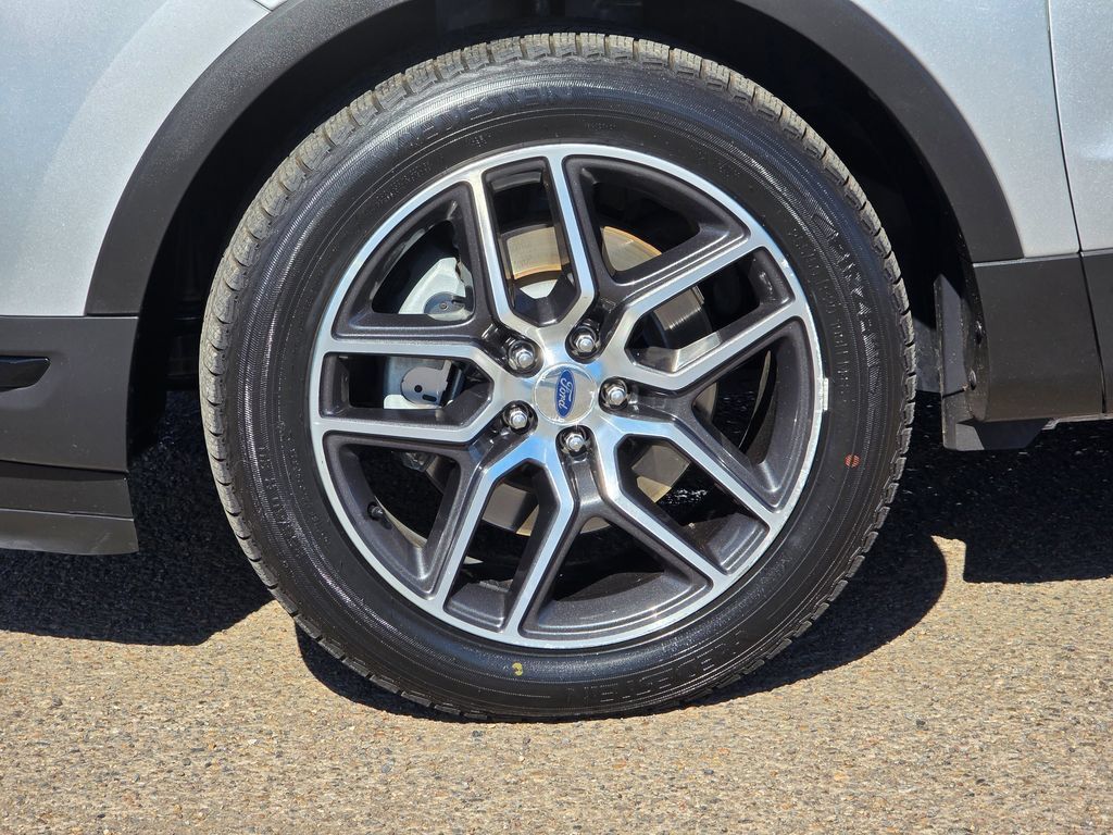 Used 2019 Ford Explorer Sport AWD/4WD image 33