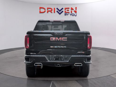 Used 2024 GMC Sierra 1500 AT4 w/ AT4 Premium Package image 4