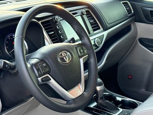 Used 2024 Toyota RAV4 XLE image 20