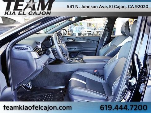 Used 2025 Toyota Camry SE w/ Convenience Package FWD image 14