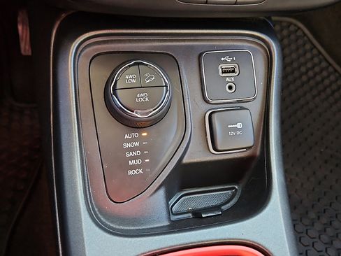 Used 2019 Jeep Compass Trailhawk image 14