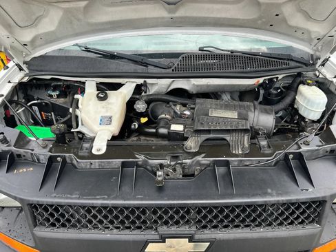 Used 2013 Chevrolet Express 2500 w/ Power Package RWD image 13