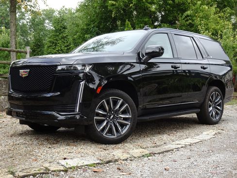 Used 2023 Cadillac Escalade Sport Platinum image 1