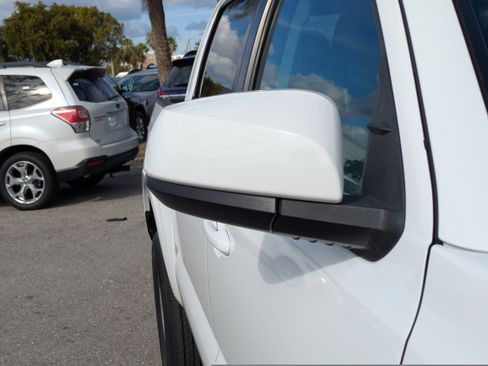 Used 2022 Toyota Tacoma SR image 12