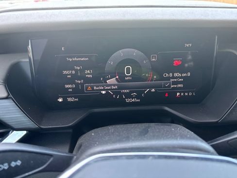 Used 2025 GMC Acadia Elevation w/ Elevation Premium Package FWD image 29