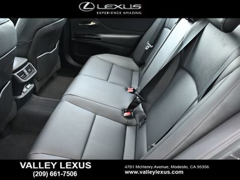 Used 2025 Lexus ES 350 w/ Accessory Package (Z2) FWD image 17