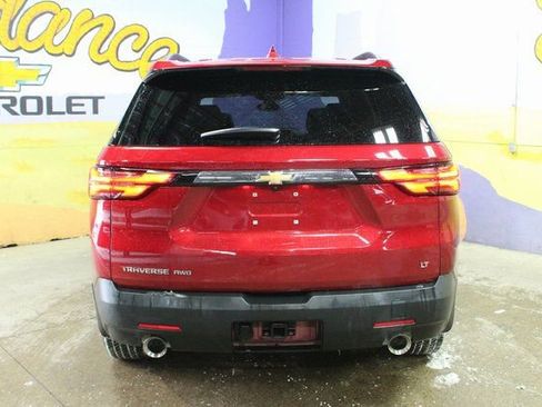 Used 2023 Chevrolet Traverse LT image 3