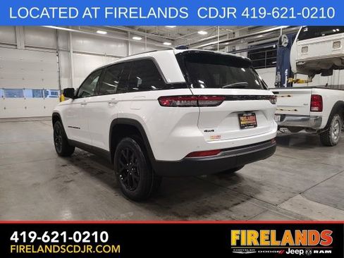 New 2026 Jeep Grand Cherokee Altitude AWD/4WD image 5