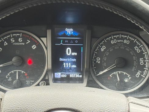 Used 2021 Toyota Tacoma TRD Off-Road w/ Technology Package RWD image 14