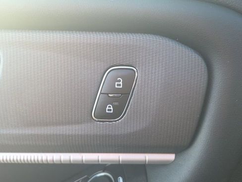 Used 2025 Ford Explorer ST-Line image 25