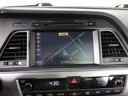 Used 2016 Hyundai Sonata Limited w/ Option Group 04 FWD image 35