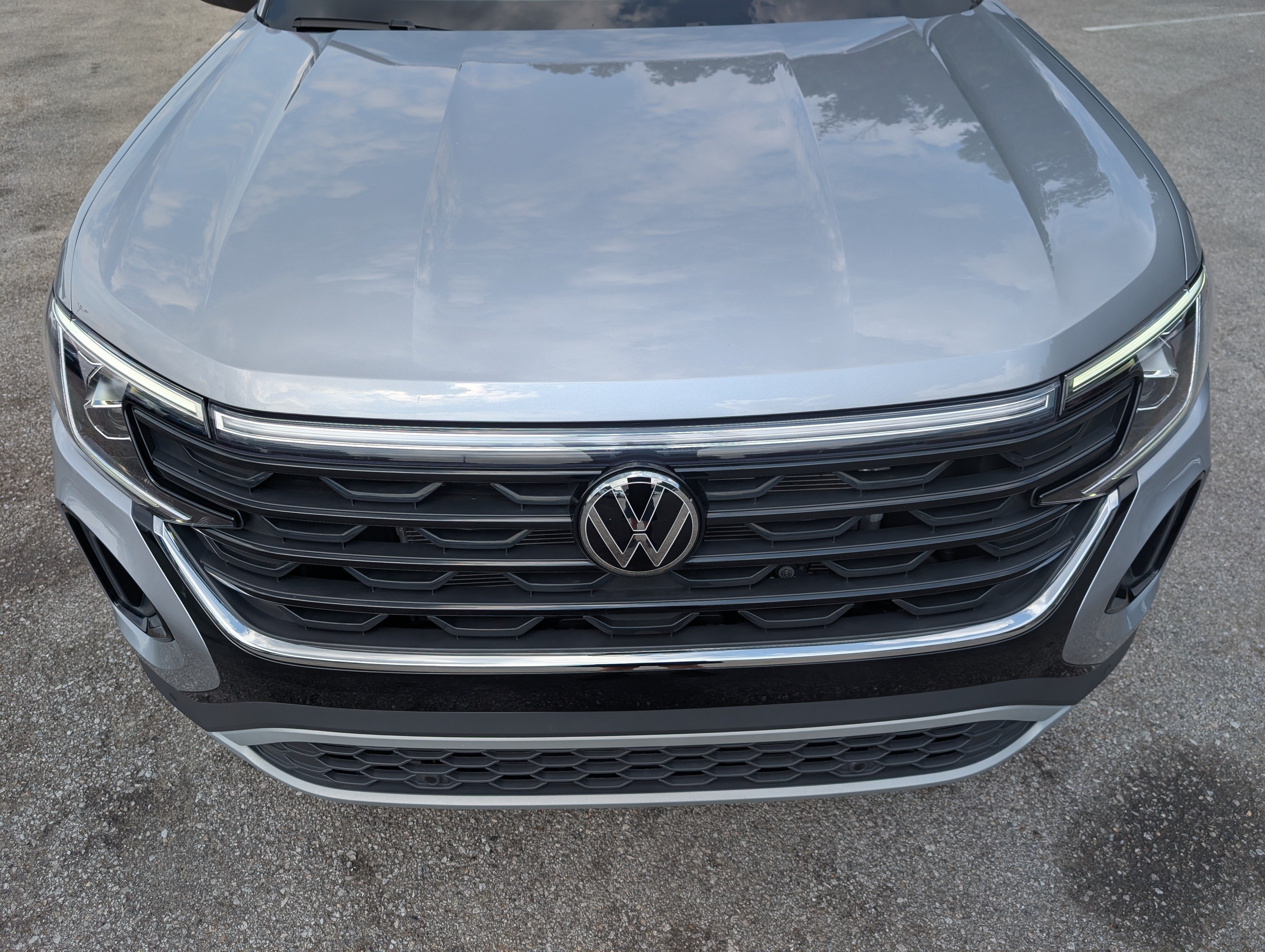 Used 2026 Volkswagen Atlas Cross Sport SE w/ Panoramic Sunroof Package FWD image 12