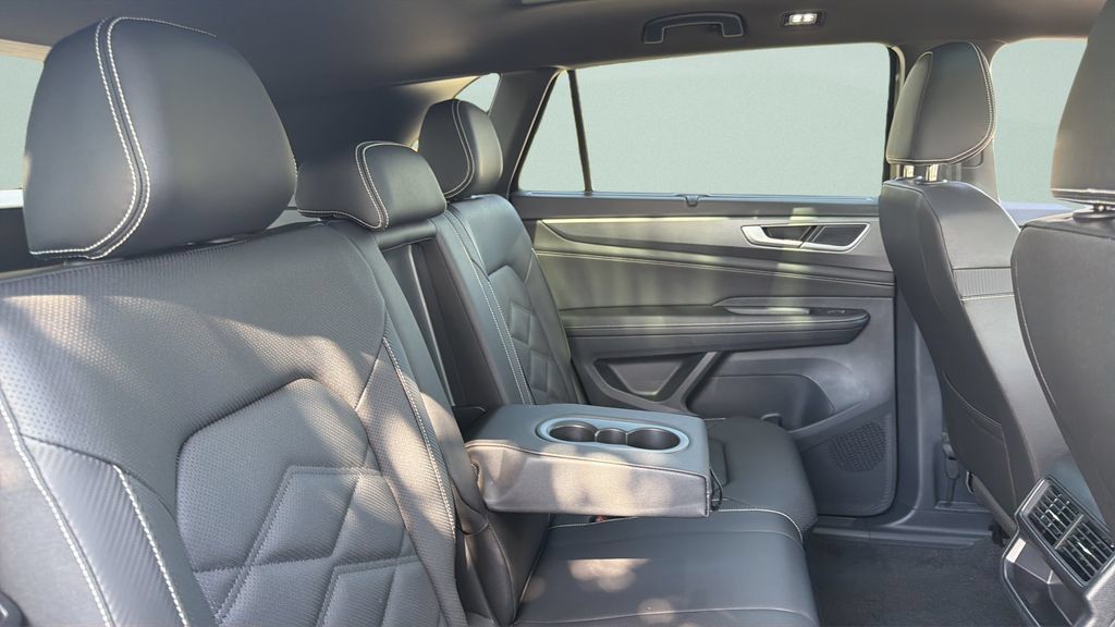 New 2026 Volkswagen Atlas Cross Sport SE FWD image 30