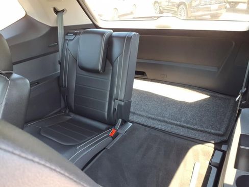 Used 2021 Volkswagen Atlas SEL Premium image 15