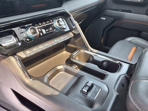 Used 2024 GMC Sierra 2500 AT4 w/ Technology Package AWD/4WD image 33
