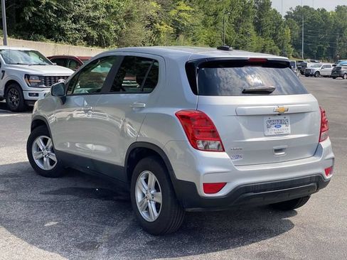 Used 2021 Chevrolet Trax LS w/ Tint and Cruise Package FWD image 6