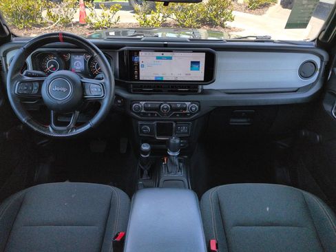 Used 2024 Jeep Gladiator Sport AWD/4WD image 14