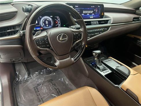 Used 2019 Lexus ES 300h image 16