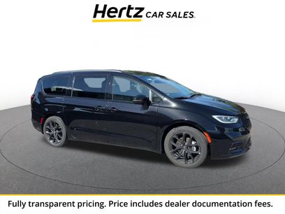 Used 2025 Chrysler Pacifica Limited