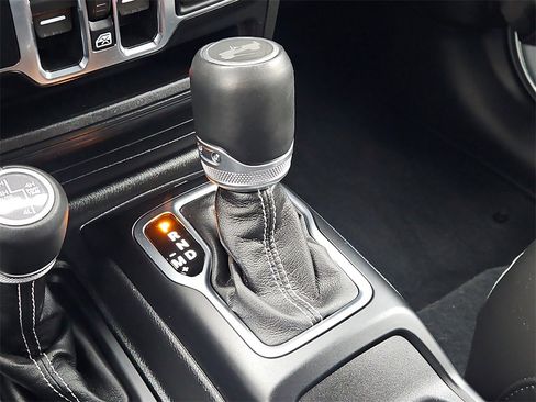 Used 2023 Jeep Wrangler Unlimited Sahara w/ Cold Weather Group image 29