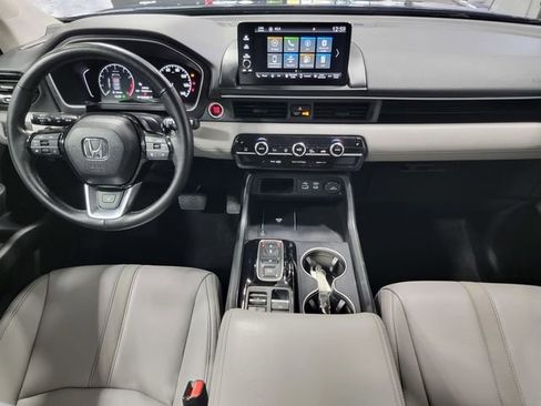Certified 2025 Honda Pilot EX-L image 17