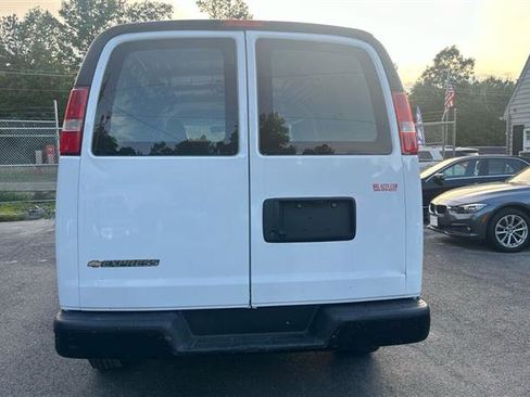 Used 2017 Chevrolet Express 2500 image 6