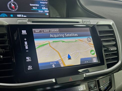 Used 2016 Honda Accord Touring image 21