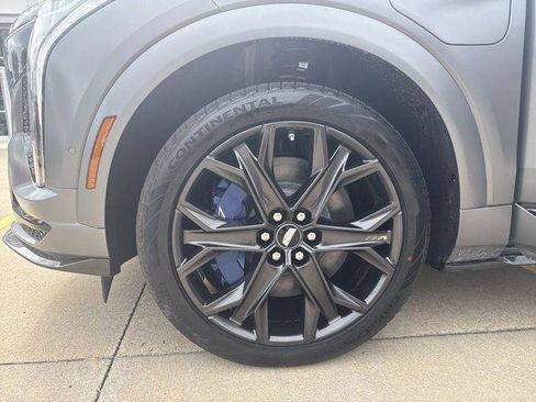 New 2026 Cadillac Optiq V image 21