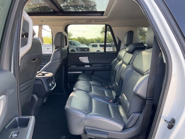 Used 2025 Ford Expedition Max Active AWD/4WD image 11