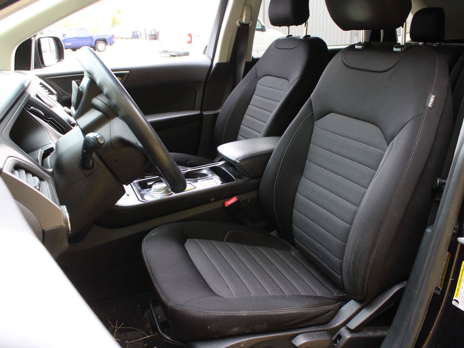 Used 2019 Ford Edge SE AWD/4WD image 16