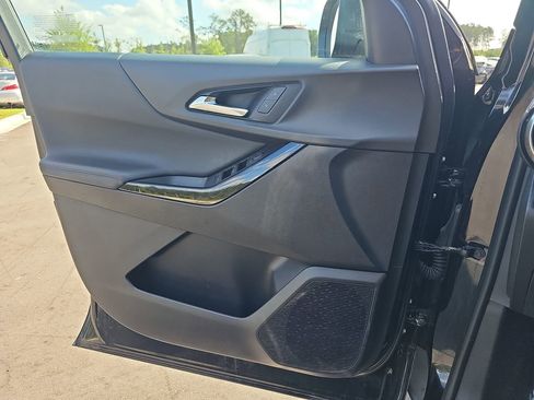 Used 2025 Chevrolet Equinox LT FWD image 31