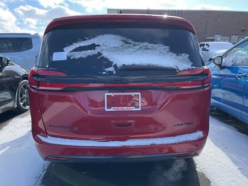 New 2026 Chrysler Pacifica Limited w/ S Appearance Package image 5